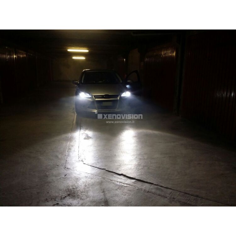 4 Kit Xenon Ford Focus - Lenticolare - 2011 in poi - 55W in tinta coi Led <p>Kit Xenon Focus Pro Korea 55W specifico per il faro delle Ford Focus, C-Max dal 2011 in poi. Plug&Play, l'unico zero spie, contiene tutto l'occorrente. Luce Bianca in tinta con i Led di Serie.</p>