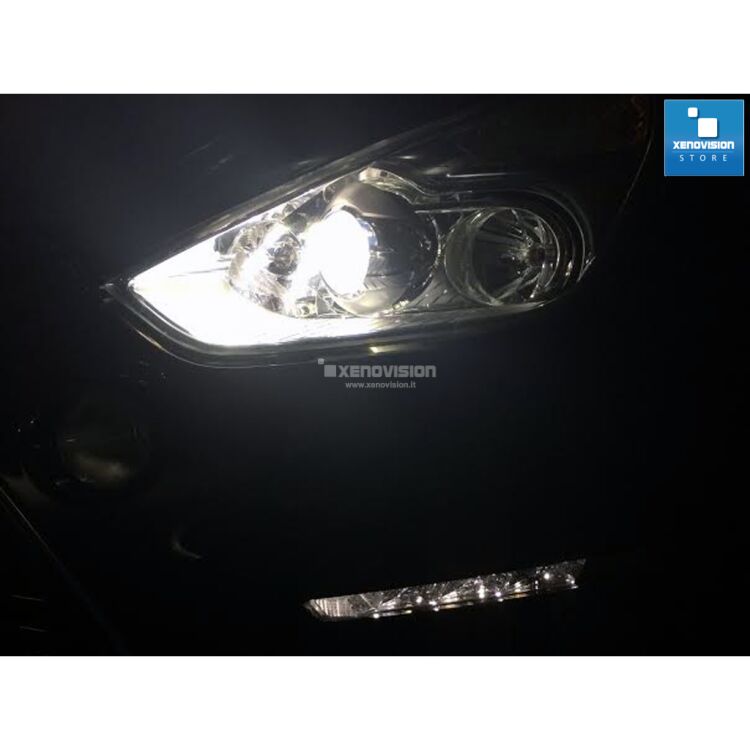 1 Kit Xenon Ford S-Max - 2006 in poi - Lenticolare - 35W in tinta ai led <p>Kit Xenon 35W in tinta ai led originali della vettura, pacchetto specifico per Ford S-Max. Plug&Play, contiene tutto l'occorrente. </p>