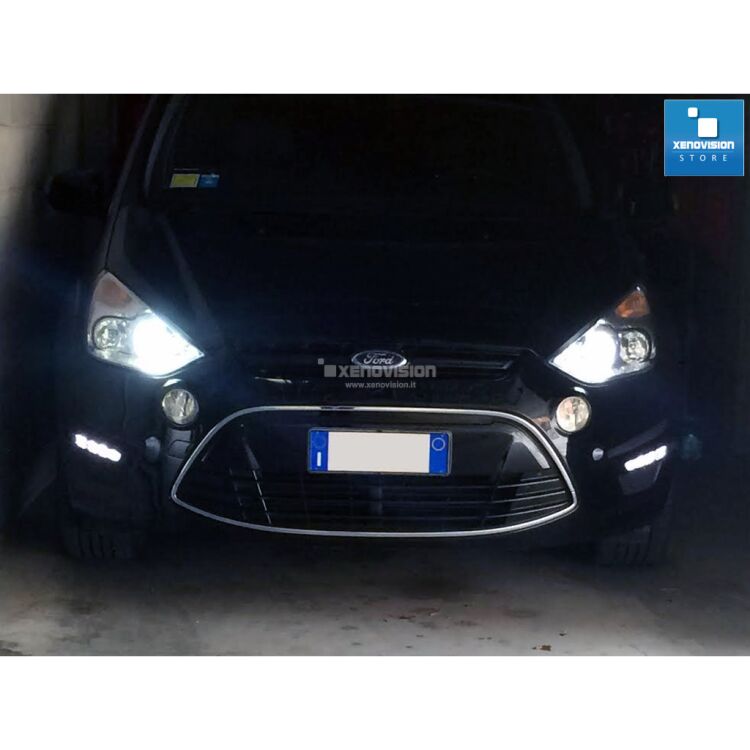 3 Kit Xenon Ford S-Max - 2006 in poi - Lenticolare - 35W in tinta ai led <p>Kit Xenon 35W in tinta ai led originali della vettura, pacchetto specifico per Ford S-Max. Plug&Play, contiene tutto l'occorrente. </p>