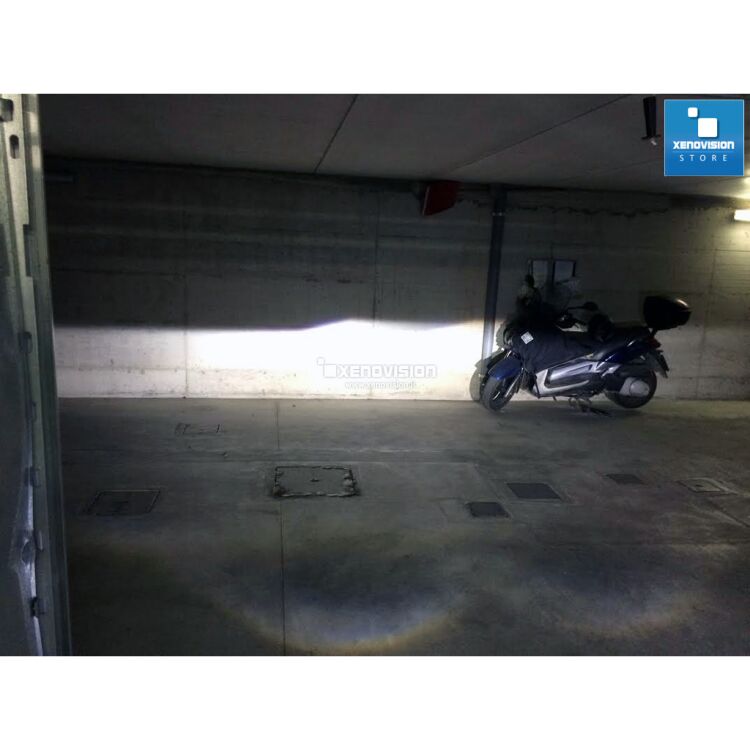 4 Kit Xenon Ford S-Max - 2006 in poi - Lenticolare - 35W in tinta ai led <p>Kit Xenon 35W in tinta ai led originali della vettura, pacchetto specifico per Ford S-Max. Plug&Play, contiene tutto l'occorrente. </p>