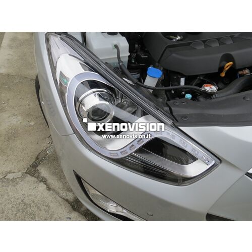 2 Kit Xenon Hyundai I 40 - 2011 in poi - Xenon 35W in tinta con i Led <p>Kit Xenon Focus Pro Korea 35W specifico per il faro della Hyundai i40 in tinta con i Led originali. Plug&Play zero spie, contiene tutto l'occorrente. Luce Bianco Solare come i Led originali.</p>
<p> </p>