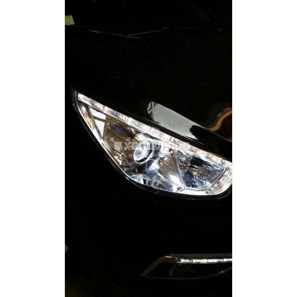 5 Kit Xenon Hyundai IX35 - 2009 al 2013 - Xenon 35W e Led - 6000k <p>Kit Xenon Lampade XE 35W specifico per il faro della Hyundai IX35 e Luci Posizione a Led in tinta. Plug&Play zero spie, contiene tutto l'occorrente. Luce Bianco Lunare 6000k.</p>