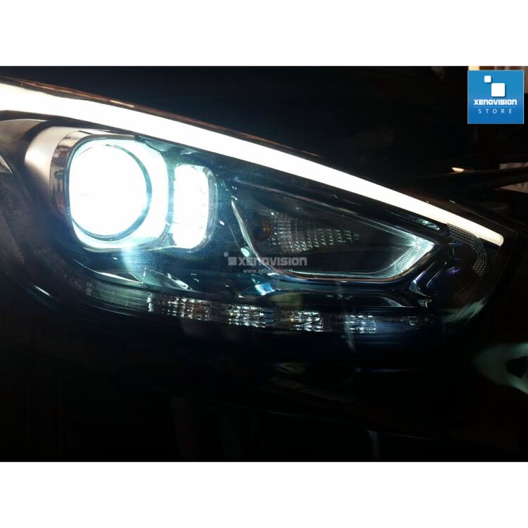 <!DOCTYPE html>
<html>
<head>
</head>
<body>
<p>Kit Xenon 35W specifico per il faro della Hyundai ix35 2013 in poi, con lampade specifiche introvabili, a 6000k. Plug&amp;Play zero spie, contiene tutto l'occorrente. L'unico con lampade Xenon in tinta con i Led originali del faro.&nbsp;</p>
</body>
</html>