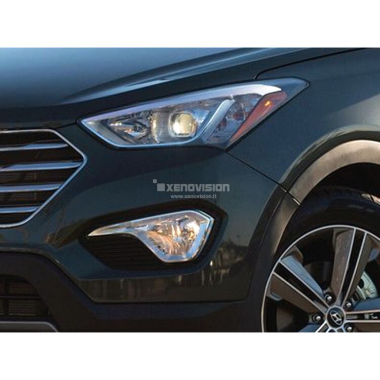 1 Kit Xenon Hyundai Santa Fe - 2012 in poi - Xenon 35W - 6100k Kit Xenon Focus Pro Korea 35W specifico per il faro della Hyundai Sanfa Fe dal 2012 in poi. Plug&Play zero spie, contiene tutto l'occorrente. Luce Bianco Lunare 6100k.