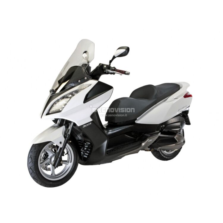 Kit Xenon 35W specifico per il faro del Kymco DownTown dal 2009 in poi. Plug&amp;Play zero spie, contiene tutto l&#39;occorrente. Luce Bianco Lunare 6000k.