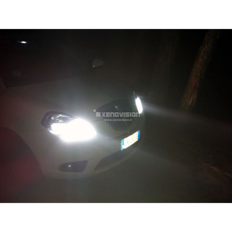 2 Kit Xenon Lancia Ypsilon - 2003 a 2011 - Xenon 35W e Led - 6000k <p>Kit Xenon 35W specifico per il faro della Lancia Ypsilon e Luci Posizione a Led in tinta. Plug&Play zero spie, contiene tutto l'occorrente. Luce Bianco Lunare 6000k.</p>