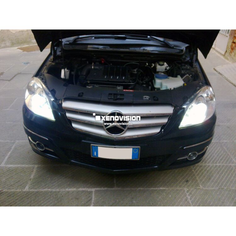 3 Kit Xenon Mercedes Classe B W245 - 2005 a 2011 - Xenon 35W e Led - 6000k <p>Kit Xenon 35W specifico per il faro della Mercedes Classe B W245 e Luci Posizione a Led in tinta. Plug&Play zero spie, contiene tutto l'occorrente. Luce Bianco Lunare 6000k.</p>