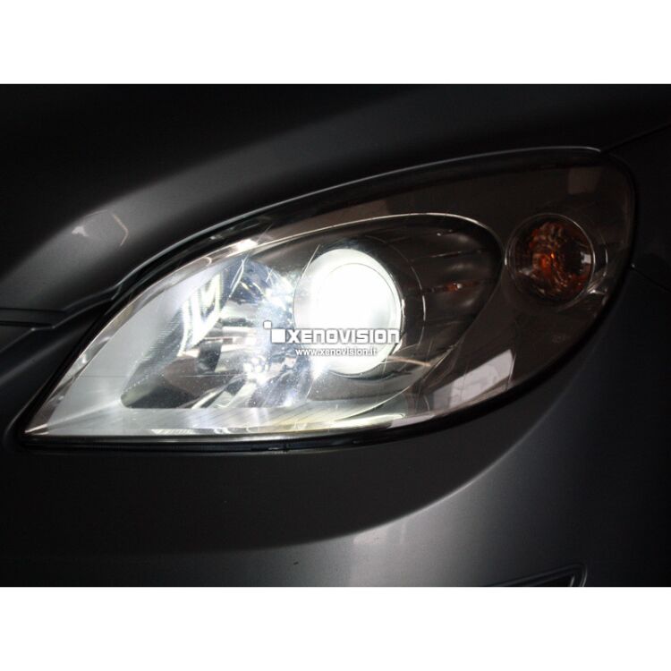 4 Kit Xenon Mercedes Classe B W245 - 2005 a 2011 - Xenon 35W e Led - 6000k <p>Kit Xenon 35W specifico per il faro della Mercedes Classe B W245 e Luci Posizione a Led in tinta. Plug&Play zero spie, contiene tutto l'occorrente. Luce Bianco Lunare 6000k.</p>