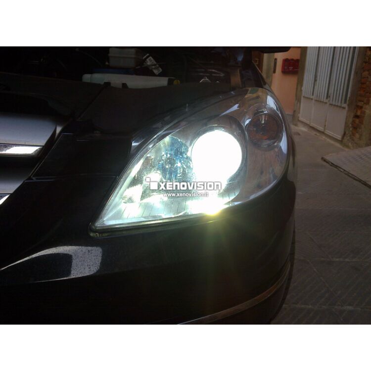 5 Kit Xenon Mercedes Classe B W245 - 2005 a 2011 - Xenon 35W e Led - 6000k <p>Kit Xenon 35W specifico per il faro della Mercedes Classe B W245 e Luci Posizione a Led in tinta. Plug&Play zero spie, contiene tutto l'occorrente. Luce Bianco Lunare 6000k.</p>