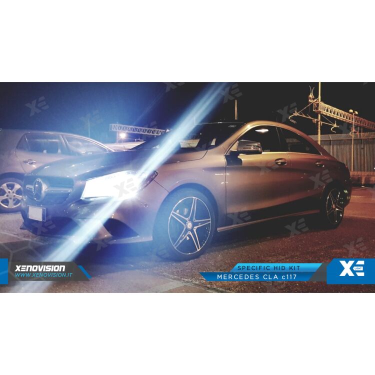 Kit Xenon Focus Pro Korea 35W specifico per il faro della Mercedes Classe CLA C117 dal 2013 in poi. Plug&amp;Play zero spie, contiene tutto l&#39;occorrente. Luce Bianco Lunare 6100k.