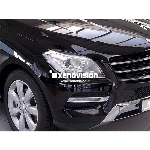 1 Kit Xenon Mercedes ML W164 - 2005 a 2011 - Xenon 35W e Posizione - 6000K <p>Kit Xenon 35W specifico per il faro della Mercedes ML W164 lenticolare e Luci Posizione a Led in tinta. Plug&Play zero spie, contiene tutto l'occorrente. Luce Bianco Lunare 6000K.</p><p> </p>