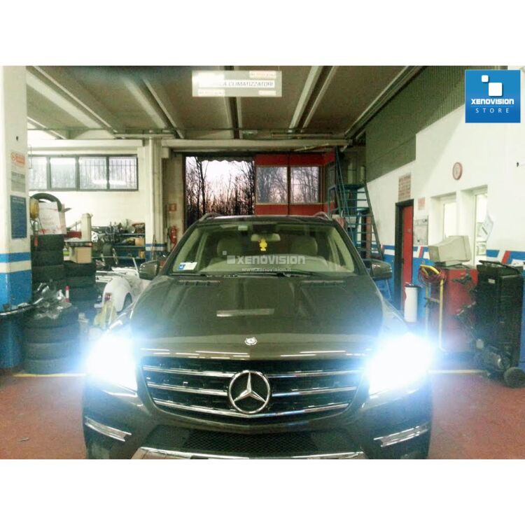 2 Kit Xenon Mercedes ML W166 - 2011 in poi - Xenon 35W e Posizione - 6100k <p>Kit Xenon Focus Pro Korea 35W specifico per il faro della Mercedes ML W166 lenticolare e Luci Posizione a Led in tinta. Plug&Play zero spie, contiene tutto l'occorrente. Luce Bianco Lunare 6100k.</p>
<p> </p>