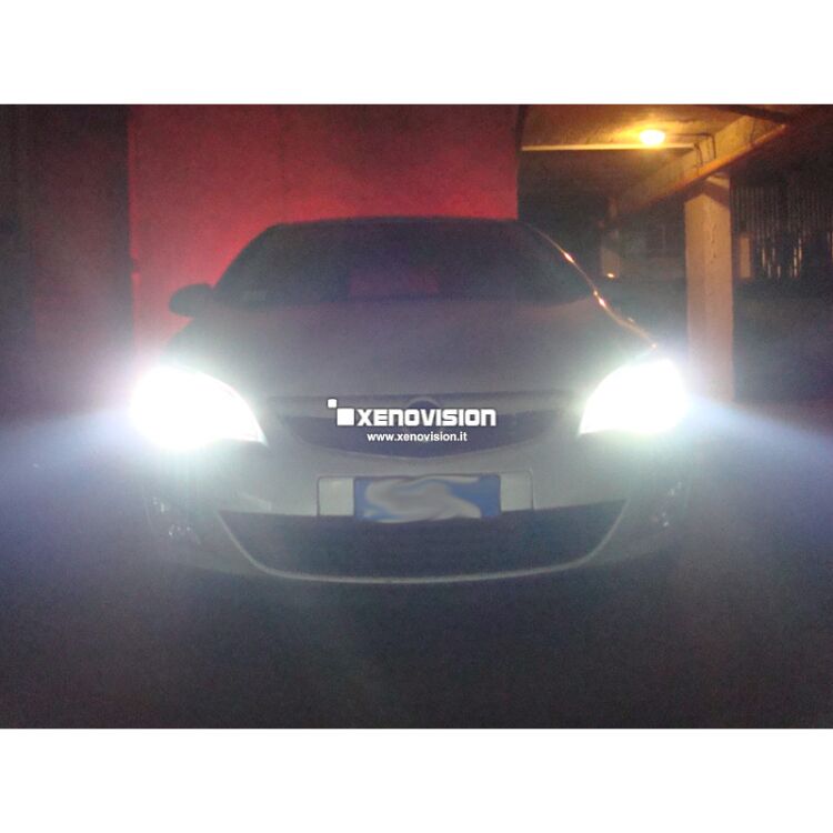 2 Kit Xenon Opel Astra J - 2009 a 2015 - Xenon 35W e DRL - 6000k <p>Kit Xenon 35W specifico per il faro della Astra J e Luci DRL in tinta. Plug&Play zero spie, contiene tutto l'occorrente. Luce Bianco Lunare 6000k.</p>