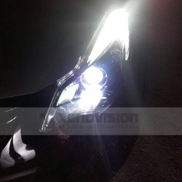 2 Kit Xenon Opel Corsa - 2013 lampade H9B/H11B - Xenon 35W e DRL 6000k <p>Kit Xenon 35W specifico per il faro con lampade H11B della Opel Corsa e Luci DRL a Led in tinta. Plug&Play zero spie, contiene tutto l'occorrente. Luce Bianco Lunare 6000k.</p><p> </p>