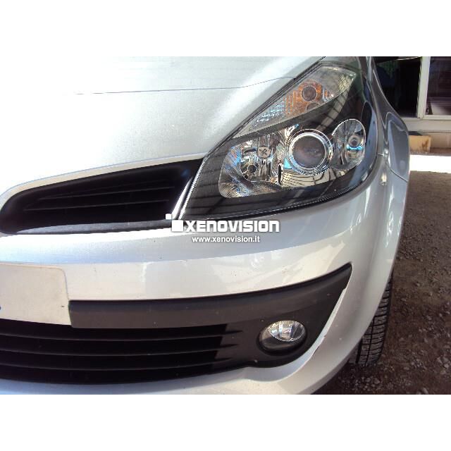 1 Kit Xenon Renault Clio III Luxe - 2005 in poi - Xenon 35W e Led - 6000k <p>Kit Xenon 35W e Luci Posizione a Led in tinta, pacchetto specifico per Renault Clio III con fari lenticolari come in foto. Plug&Play, contiene tutto l'occorrente. Luce Bianco Lunare 6000k </p>