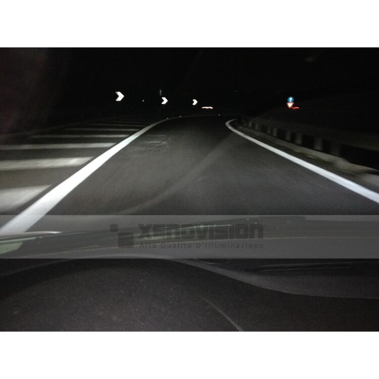 <p>Kit Xenon 35W con lampade FocusPRO Korea specifico per il faro della Renault Clio IV e Luci Posizione a Led in tinta. Plug&amp;Play zero spie, contiene tutto l'occorrente. Luce Bianco Lunare 6100k.</p>
<p>&nbsp;</p>