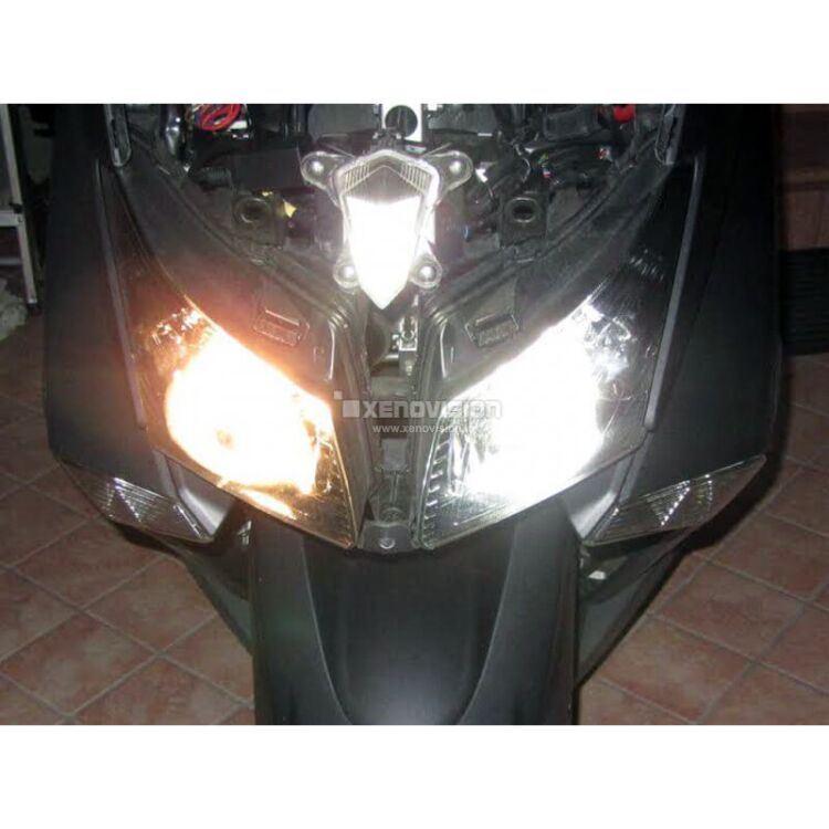 7 Kit Xenon Slim Moto H11 6000k 35W 64Bit Qualita Xenovision Bianco Lunare <p>Kit Xenon moto H11 6000k 35W Ultra Slim Xenovision ad architettura digitale 64-Bit. Lampade H11 Bianco Lunare Ket KOREA, Qualita Garantita 2 anni </p>