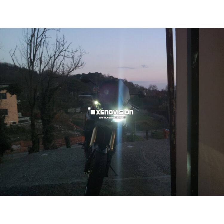 3 Kit Xenon Slim Moto H7 5000k 35W 64Bit Qualita Xenovision Bianco Solare <p>Kit Xenon moto H7 5000k 35W Ultra Slim Xenovision ad architettura digitale 64-Bit. Lampade xenon H7 Bianco Solare Ket KOREA, Qualita Garantita 2 anni </p>