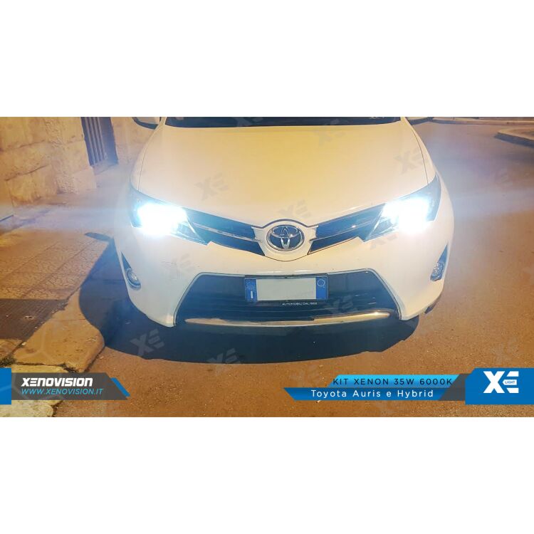 <p>Kit Xenon 35W specifico per il faro della Toyota Auris, con lampade specifiche introvabili, a 6000k. Plug&amp;Play zero spie, contiene tutto l'occorrente. L'unico con lampade Xenon in tinta con i Led originali del faro.&nbsp; </p>