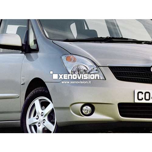1 Kit Xenon Toyota Corolla Verso E121 - 2001 a 2006 - Xenon 35W e Led - 6000k <p>Kit Xenon 35W specifico per il faro della Toyota Corolla Verso e Luci Posizione Led in tinta. Plug&Play zero spie, contiene tutto l'occorrente. Luce Bianco Lunare 6000k.</p>