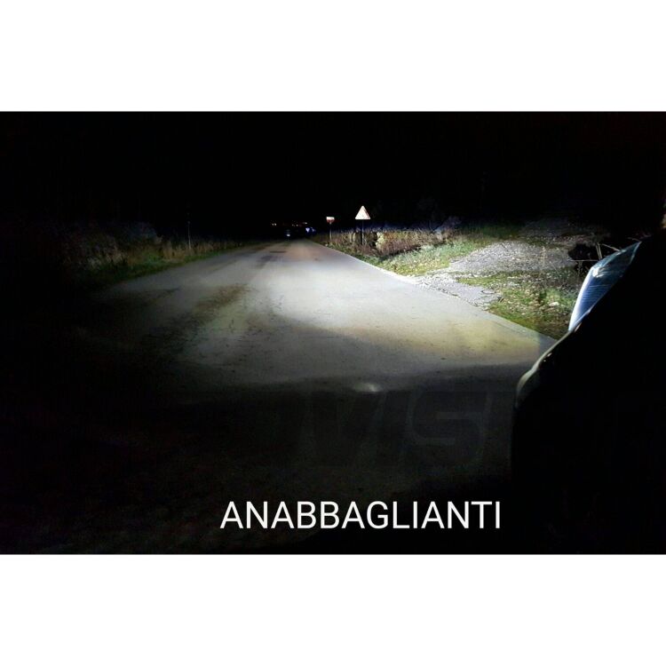 7 Kit Xenon Toyota IQ - 2008 in poi - Bixenon, Led Posizioni e Targa - 6000k <p>Kit Xenon 35W specifico per il faro della Toyota IQ , Luci Targa e Luci Posizione a Led in tinta. Plug&Play zero spie, contiene tutto l'occorrente. Luce Bianco Lunare 6000k</p>