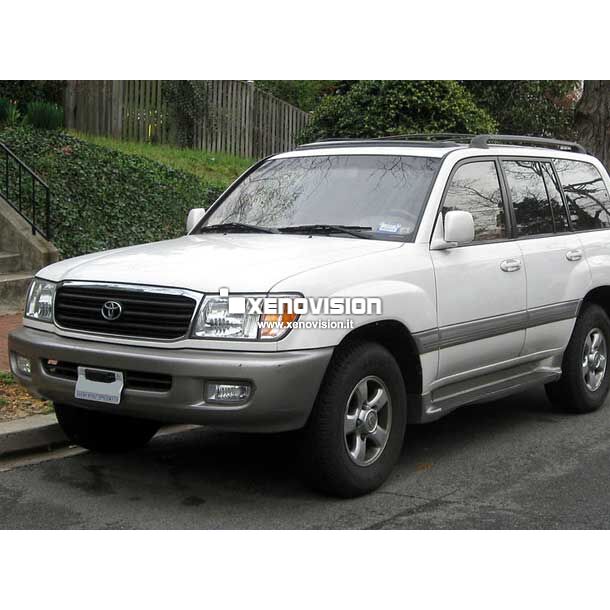 1 Kit Xenon Toyota Land Cruiser 100 J10 - 1998 a 2007 - 55W e Led - 6000k <p>Kit Xenon 55W specifico per il faro della Toyota Land Cruiser con innesto HB4 e Luci Posizione a Led in tinta. Plug&Play zero spie, contiene tutto l'occorrente. Luce Bianco Lunare 6000k.</p>