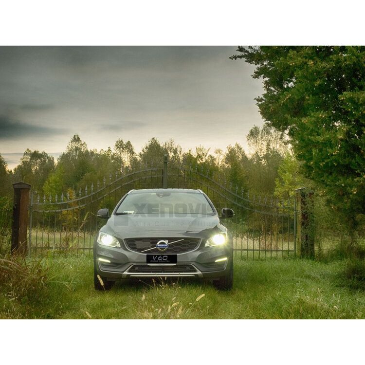 2 Kit Xenon Volvo V60 - 2013 in poi - Xenon 35W - 6100k Kit Xenon Focus Pro Korea 35W specifico per il faro della Volvo V60 dal 2013 in poi. Plug&Play zero spie, contiene tutto l'occorrente. Luce Bianco Lunare 6100k.