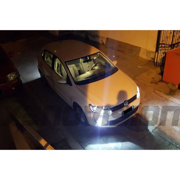 3 Kit Xenon VW Polo 6R - Comfortline - Xenon 35W e Posizione - 6000K <p>Kit Xenon specifico per il faro della VW Polo 6R Comfortline 2009 in poi e Luci Posizione a Led in tinta. Plug&Play zero spie, contiene tutto l'occorrente. Luce Bianco Lunare 6000K.</p>
<p> </p>