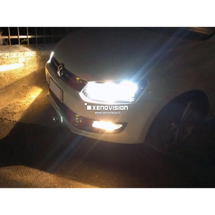3 Kit Xenon VW Polo 6R - Highline - Xenon 35W e Posizione - 6000K <p>Kit Xenon FocusPRO Korea 35W specifico per il faro della VW Polo 6R Highline e Luci Posizione a Led in tinta. Plug&Play zero spie, contiene tutto l'occorrente. Luce Bianco Lunare 6000K.</p>
<p> </p>