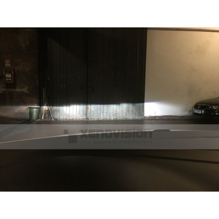 5 Kit Xenon VW Polo 6R - Highline - Xenon 35W e Posizione - 6000K <p>Kit Xenon FocusPRO Korea 35W specifico per il faro della VW Polo 6R Highline e Luci Posizione a Led in tinta. Plug&Play zero spie, contiene tutto l'occorrente. Luce Bianco Lunare 6000K.</p>
<p> </p>