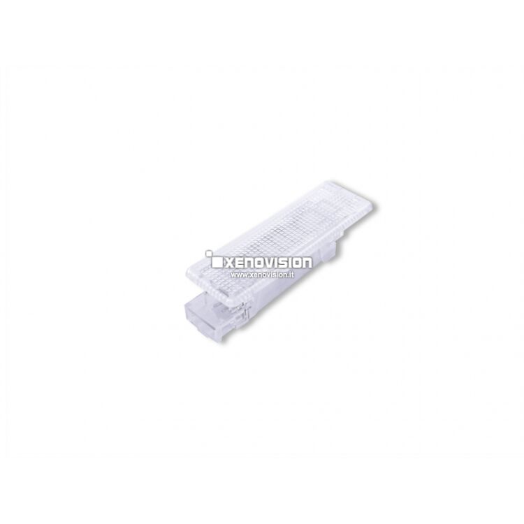 Led Bagagliaio Altea Cordoba Ibiza Leon Toledo - 700Lm - 6000k <strong>700Lumen - </strong>Led bagagliaio per VW Golf V, Golf VI, Tiguan, Touran, Scirocco, Polo, Passat, ecc e anche Seat Altea, Ibiza, Leon, Cordoba, Toledo ecc. Luce bianco Lunare 6000k, illumina in modo omogeneo il bagagliaio 5 volte di più rispetto alla luce a incandescenza originale.