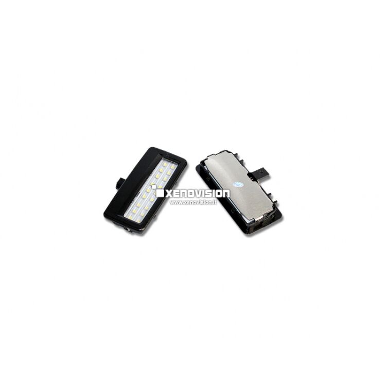 Led Luci Alette Parasole BMW F07 F10 F11 - 400 Lumen - 6000k Kit Led Luci Cortesia per BMW F01 F02 F03 F04 F07 F10 F11. Rimpiazzano Plug&Play le plafoniere luci alette parasole, aumentando notevolmente la luminosità e la resa estetica, con un'illuminazione di un bianco purissimo 6000k. Qualità Garantita Xenovision.