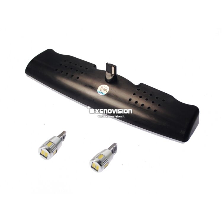 1 Led Luci Cortesia Soffitto BMW F04 F25 F10 X3 Posteriori - 800 Lumen Kit Led Luci Cortesia Posteriori per BMW F04 F25 F10 X3. Rimpiazzano Plug&Play le lampadine delle vostre plafoniere sul soffitto dell'auto, aumentando notevolmente la luminosità dell'interno, con un'illuminazione di un bianco purissimo 6000k. Qualità Garantita Xenovision.