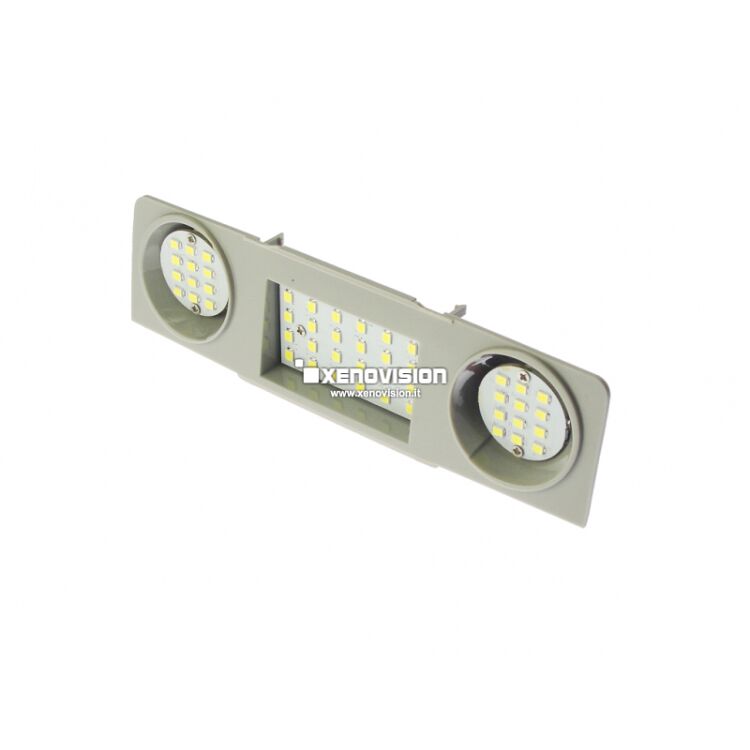 1 Led Luci Cortesia Soffitto VW Scirocco Tiguan Touran Sharan 800Lm 6000k Kit Led Luci Cortesia Anteriori per VW Scirocco Tiguan Touran Sharan. Rimpiazzano Plug&Play le lampadine delle vostre plafoniere sul soffitto dell'auto, aumentando notevolmente la luminosità dell'interno, con un'illuminazione di un bianco purissimo 6000k. Qualità Garantita Xenovision.