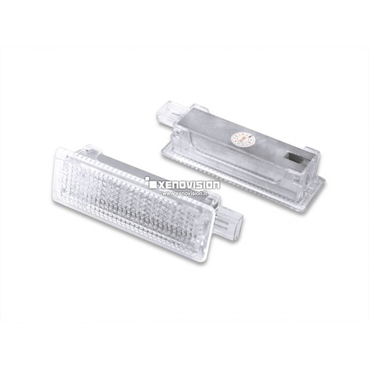 <strong>700Lumen.</strong> Led luci interne MINI R5x. Rimpiazza i punti luce esistenti, zero spie. Installazione Plug&amp;Play semplicissima. Luce bianco Lunare 6000k, illumina 5 volte di pi&ugrave; rispetto alla luce a incandescenza originale. 