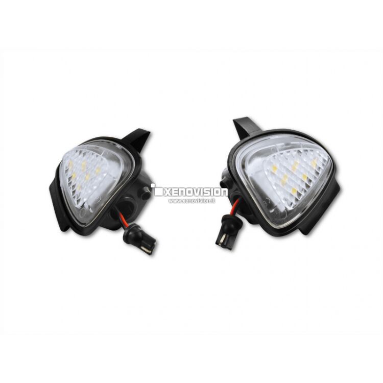 1 Led Sottospecchio Golf VI Passat Touran - 600Lm - 6000k <strong>600 Lumen </strong>Una coppia di placche Led Plug&Play Ultraluminose per luci pozzanghera sottospecchi VolksWagen Golf VI, Passat, Touran. Rimpiazza i punti luce esistenti, zero spie. Installazione semplicissima.