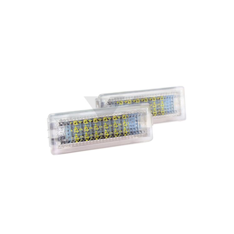 <p><strong>700Lumen.</strong> Led luci interne MINI R5x. Rimpiazza i punti luce esistenti, zero spie. Installazione Plug&amp;Play semplicissima. Luce bianco Lunare 6000k, illumina 5 volte di pi&ugrave; rispetto alla luce a incandescenza originale.</p>