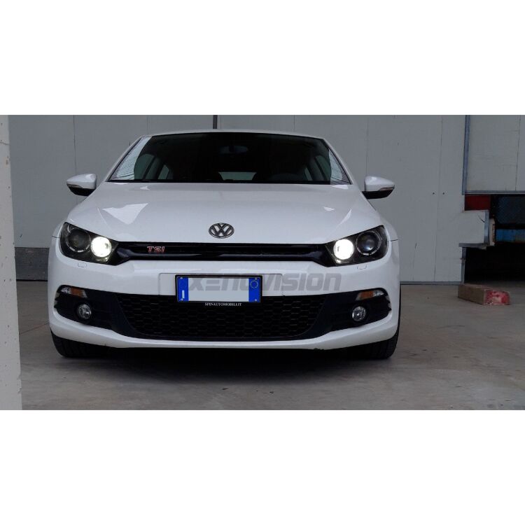 <p>Effetto Stealth. Ottima resa in ogni direzione. Due lampade LED P21W 6000k. Canbus 95% delle auto, Qualità Massima.</p>