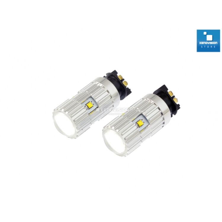 1 Luci diurne LED PW24W per VW Golf 7 con fari xenon <strong>Kit luci diurne LED per VW Golf 7</strong> con fari xenon. Lampade <strong>PW24W</strong> Canbus di Xenovision.