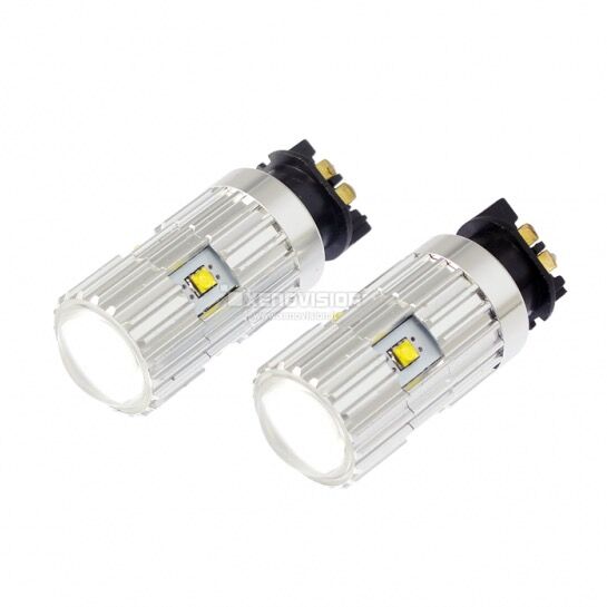 1 Freccia Anteriore LED Audi Q3 in poi: PWY24W Pulse <strong>Freccia Anteriore LED no-spie per Audi Q3</strong> in poi. Coppia lampade <strong>PWY24W</strong> modello Pulse di Xenovision.