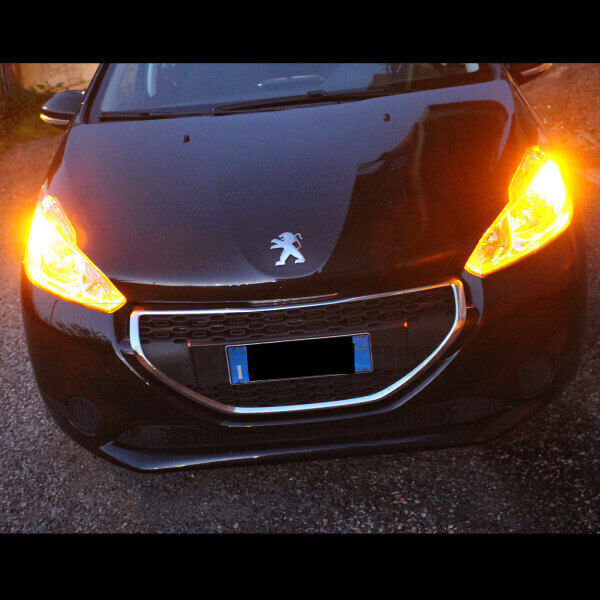  Peugeot 208 2011 