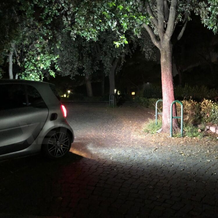 8 Retromarcia LED T15 BackBeamPRO per Hyundai I30 PDE, PD, PDEN 2016 in poi <strong>Luce retromarcia LED per Hyundai I30</strong> PDE, PD, PDEN 2016 in poi. Una lampadina <b>T15</b> esageratamente spinta: 15W di potenza, 20 volte più luce delle originali.