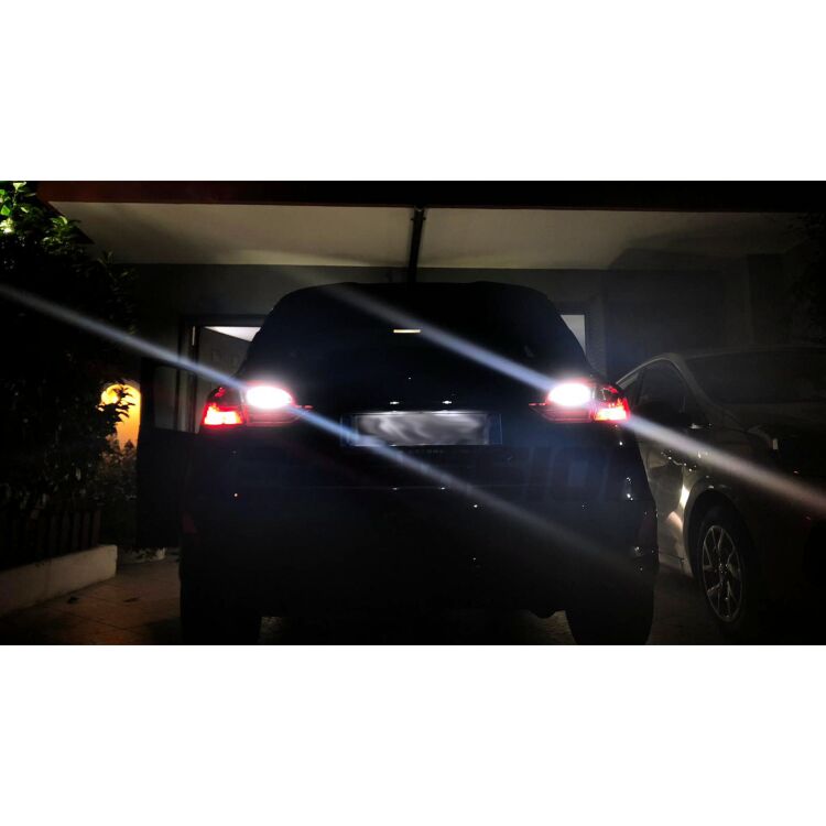 8 Retromarcia LED T15 BackBeam4 per Hyundai I30 PDE, PD, PDEN 2016 in poi <strong>Retromarcia LED per Hyundai I30</strong> PDE, PD, PDEN 2016 in poi. Lampada <strong>T15</strong> canbus modello BackBeam4.