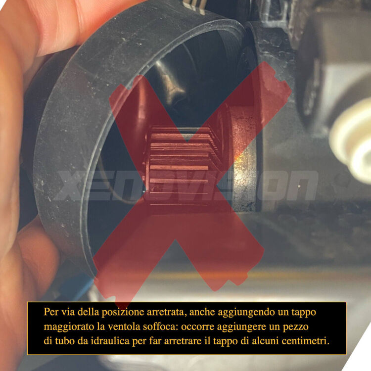  Infatti, chiudendo il tappo a cupola, questo si posiziona troppo vicino alla ventola, impedendole di avere lo spazio necessario per una corretta ventilazione. 