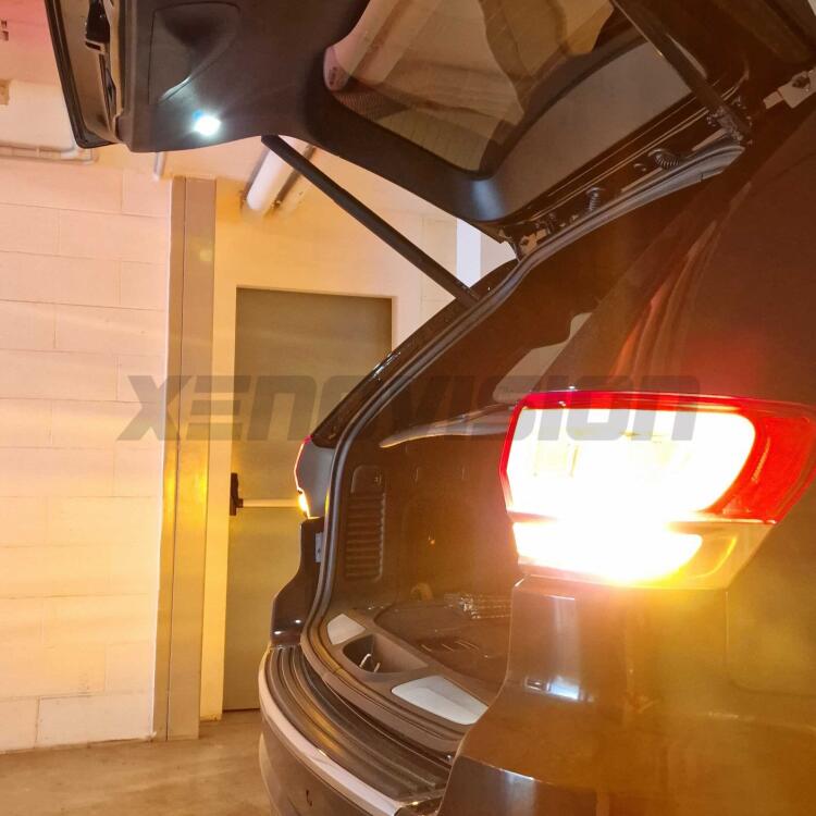 <strong>Freccia Anteriore LED no-spie per Mitsubishi Pajero IV</strong> V80 2007 - 2021. Lampada <strong>T20</strong> modello Gear3 no Hyperflash, raffreddata a ventola.