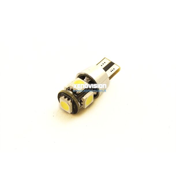 <p><strong>150LUMEN + Canbus </strong>Led W5W con luminazione a 360 gradi su ogni lato, struttura rinforzata, Canbus. Perfetto come luce posizione, utilizzabile su alcune auto anche come luce targa (no Golf 6), cortesia, ecc. La resistenza interna la rende nativamente compatibili con la maggior parte delle auto Canbus. Per FIAT e pochissime altre occorre aggiungere un modulo .</p>